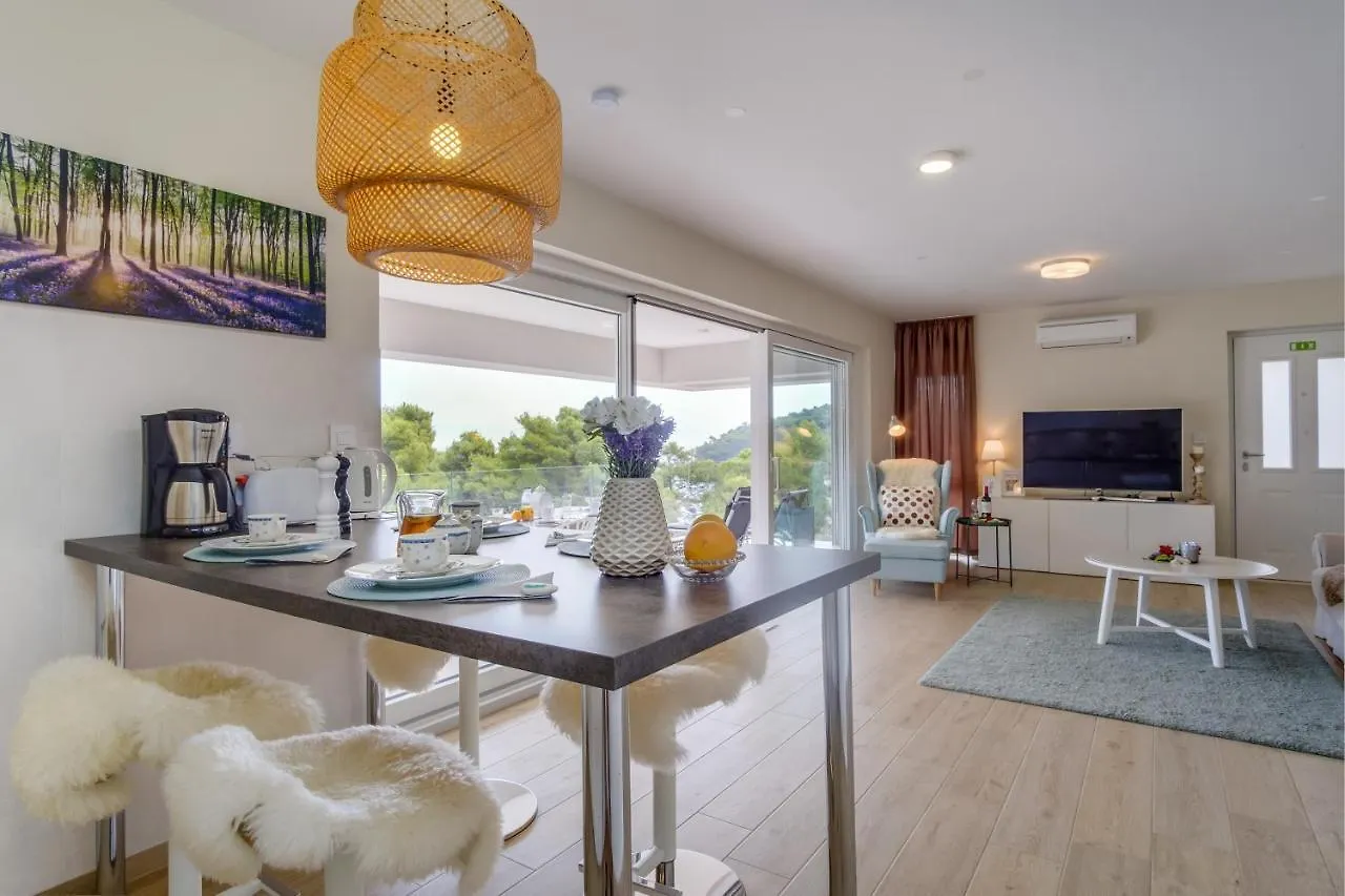 Design & Beach Ferienwohnung - Exklusives Apartment (Adults Only) Мали-Лошинь