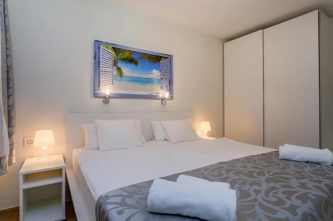 Design & Beach Ferienwohnung - Exklusives Apartment (Adults Only) Мали-Лошинь