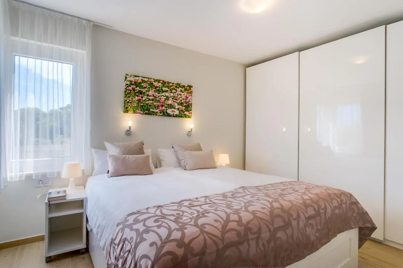 Design & Beach Ferienwohnung - Exklusives Apartment (Adults Only) Мали-Лошинь 0*,